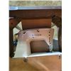 Image 3 : Singer Sewing Machine Table