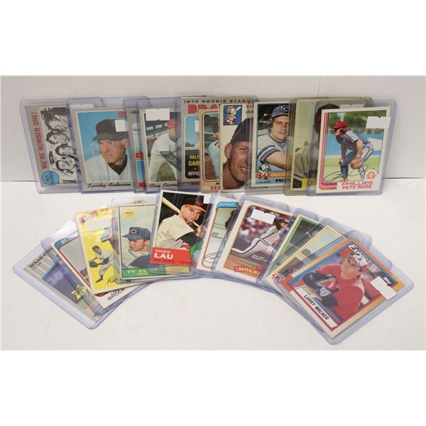 ASSORTED VINTAGE BASEBALL CARDS