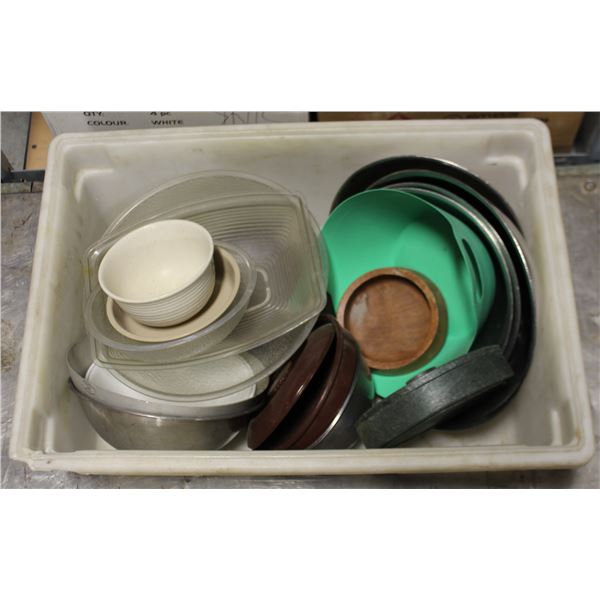 BIN OF ASSORTED KITCHEN MISC