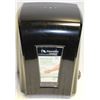 Image 1 : CASCADES TANDEM NO TOUCH PAPER TOWEL DISPENSER