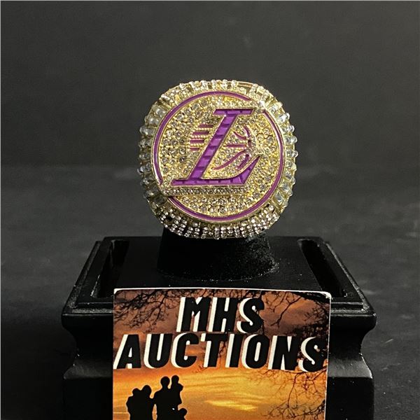 LOS ANGELES LAKERS 2020 "JAMES" CHAMPIONSHIP REPLICA RING BEAUTIFUL!! (ref#420)