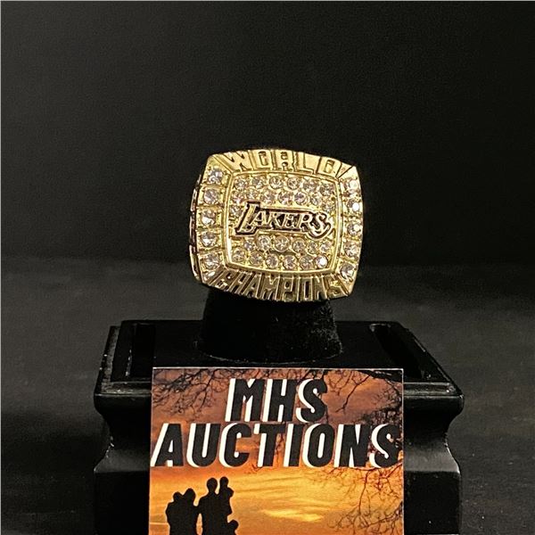 LOS ANGELES LAKERS 2000 "BRYANT" CHAMPIONSHIP REPLICA RING (ref433)