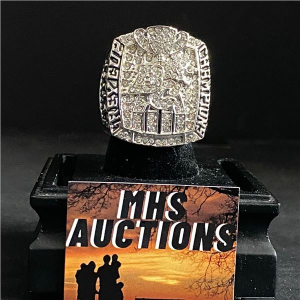 B.C LIONS C.F.L 2011 "LULAY" CHAMPIONSHIP REPLICA RING (ref894)