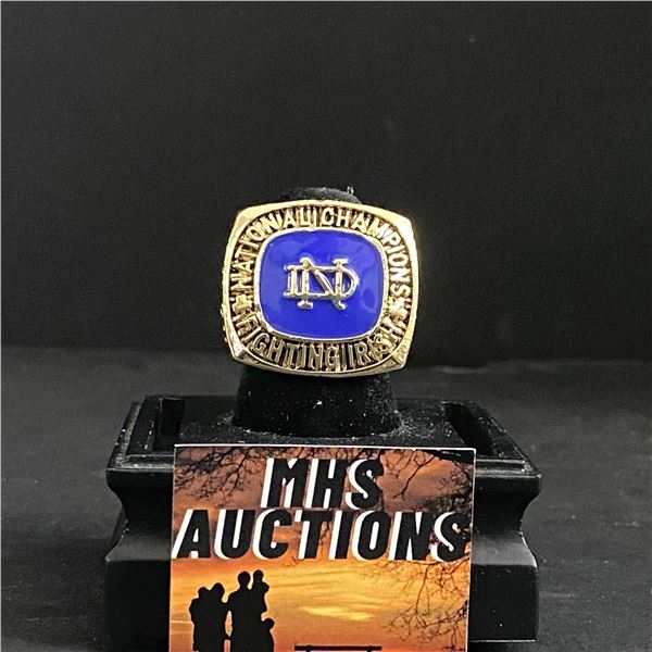 NOTRE DAME FIGHTING IRISH NATIONAL CHAMPIONS 1949 "LEAHY" CHAMPIONSHIP REPLICA RING (ref1017)