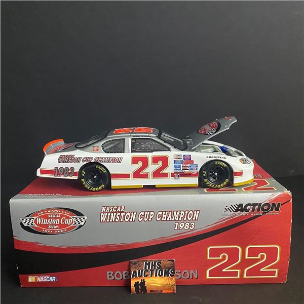 BOBBY ALLISON 1/24 SCALE #22 THE VICTORY LAP / 1983 DAYTONA 500