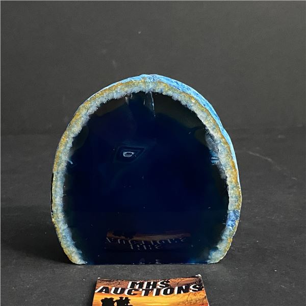 AGATE POLISHED ONE SIDE CRYSTAL ROCK