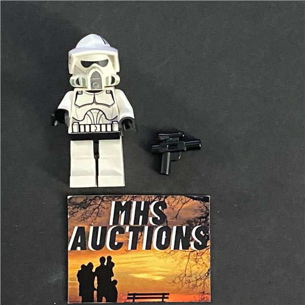 LEGO MINI FIGURE STORMTROOPER WITH ACCESSORIES (ref13)