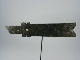 AN OUTSTANDING SHANG DYNASTY CEREMONIAL JADE 