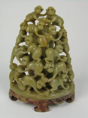 A FINE CHING DYNASTY JADE SCULPTURE, c.20th C
