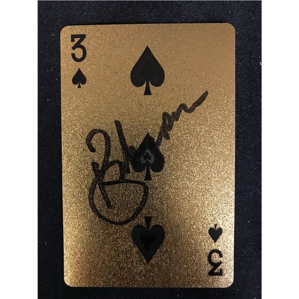 PIERCE BRONSON SIGNED JAMES BOND 007 GOLD PLAYING CARD (RA COA)