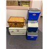 Image 1 : 5 small coolers, 1 medium cooler and one picnic basket