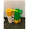 Image 1 : Group of 6 Lego-style Mugs - 2 Yellow, 2 Green & 2 White