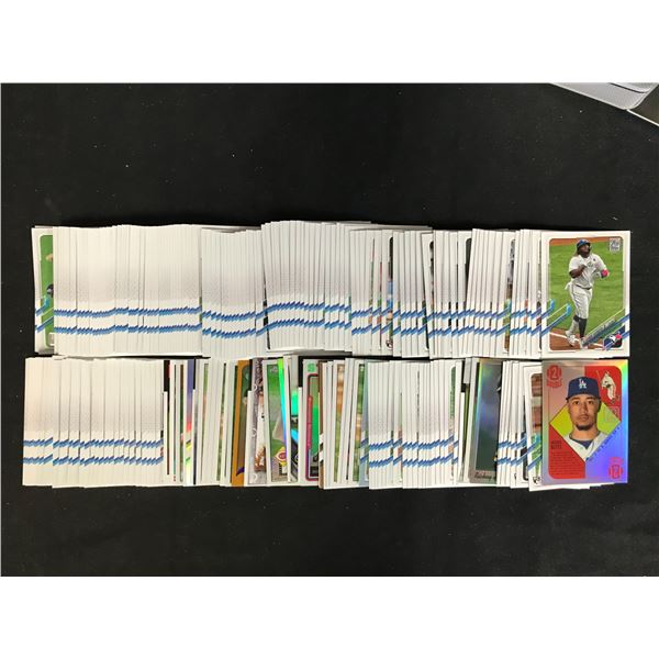 ASSORTED BASEBALL CARD LOT