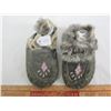 Image 1 : Vintage Native Child's Moccasins