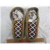 Image 1 : Vintage Pair of Native Beaded Men's Moccasins