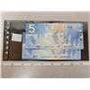 Image 2 : TWO 2012 CANADA $5 LAURIER - CRISP BANKNOTES, S/N IN NUMERICAL ORDER  70,71