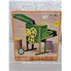 Image 5 : Ertl Power House Antique Corn Sheller. Bucket and corn not included. 8 years & up.