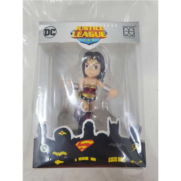 DC Justice League Wonderwoman Figurine