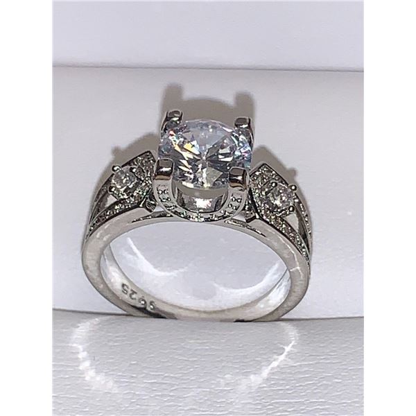 Ladies Brilliant Cut 1.0 carat solitaire Silver .925 Engagement wedding ring with side stones - NEW 