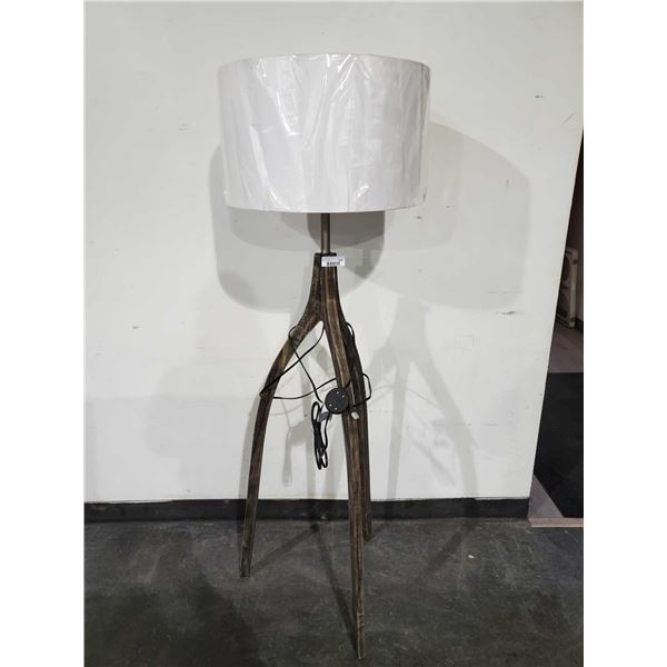 *NEW* - Wooden Tripod Lamp with White Shade