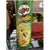 Image 2 : Pringles Jalapeno Potato Chips 14X156g