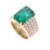 Image 3 : Excellent Emerald Diamond & 18k Yellow Gold Ring