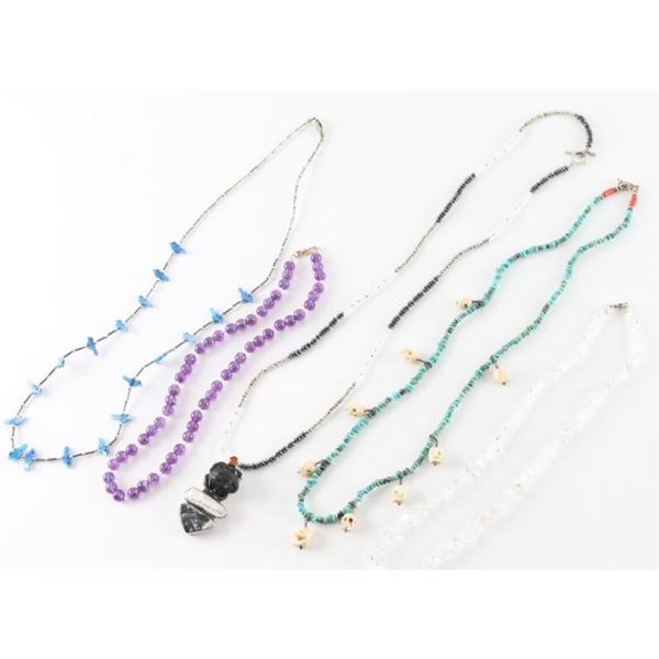 Collection of 5 necklaces