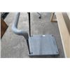 Image 2 : Rubbermaid Cart