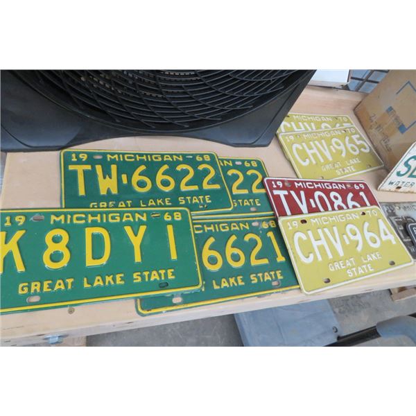 15 Vintage License Plates 15 X $