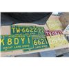 Image 1 : 15 Vintage License Plates 15 X $