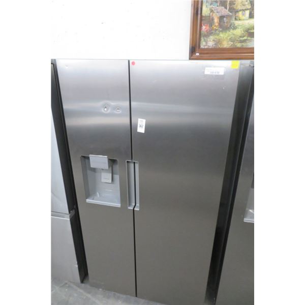 Insignia S/S Side by Side Ref/Freezer (Dings) on Door