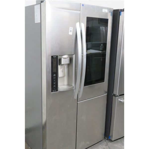 LG S/S Side by Side Ref/Freezer w/Display Window -