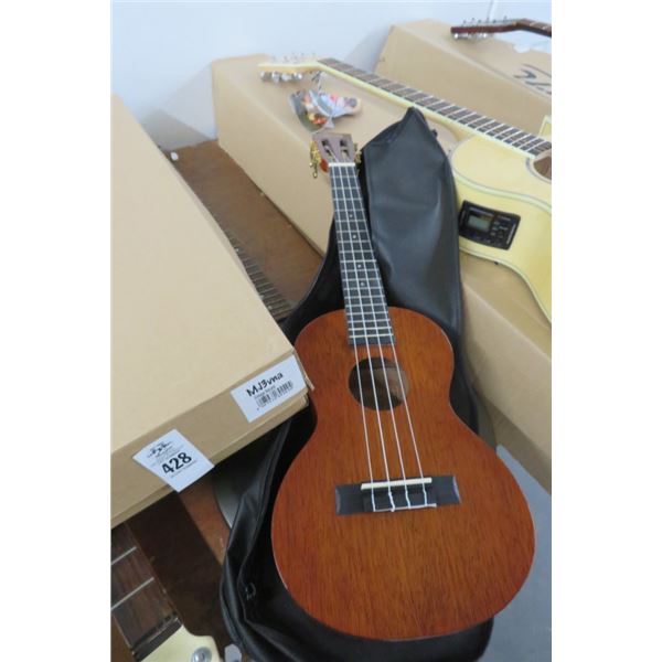 Vintage Natural Ukelele w/Case