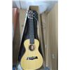 Image 2 : Amali Ukelele w/Case