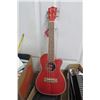 Image 2 : Amali Ukelele w/Case
