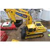 Image 2 : Remote Dump Truck/Excavator (2)