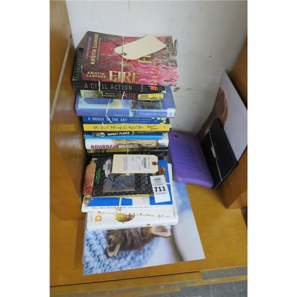 Lot of Books & Art Set