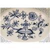 Image 2 : A MEISSEN BLUE ONION RETICULATED OVAL BASKET