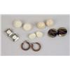Image 8 : A GROUP OF BONE, WOOD AND BEADED JEWELRY