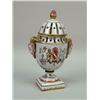 Image 13 : A PAIR OF CHINESE EXPORT PORCELAIN COVERED VASES