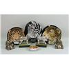 Image 1 : A GROUP OF AFRICAN WILDLIFE-THEMED PORCELAIN AND CERAMIC PIECES