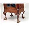 Image 4 : A GEORGIAN-STYLE CARVED MAHOGANY CABINET