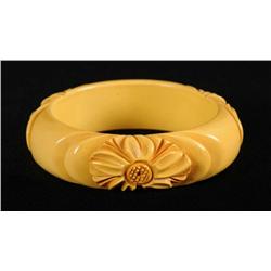 Bakelite Floral Cream Colored Bracelet.