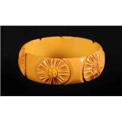 Bakelite Cream Carved Floral Bracelet.