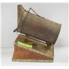 Image 1 : ANTIQUE BEE SMOKER