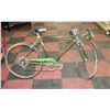 Image 1 : SCHWINN COLLEGIATE BIKE - CAMPUS GREEN
