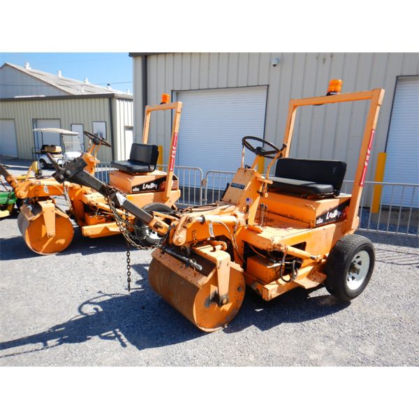 2000 LEEBOY 300 Roller