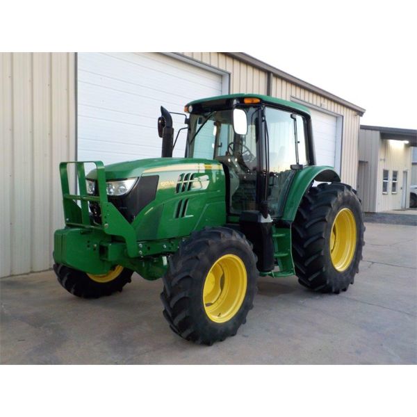 2015 JOHN DEERE 6105M Farm Tractor