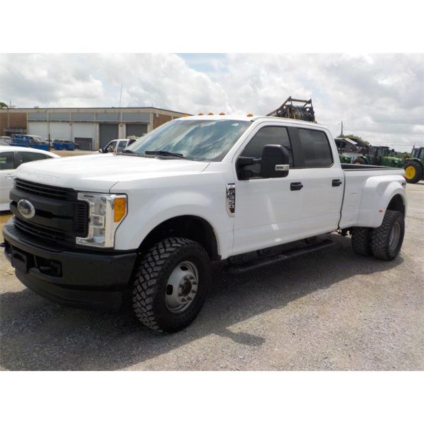 2017 FORD F350 XL Pickup Truck
