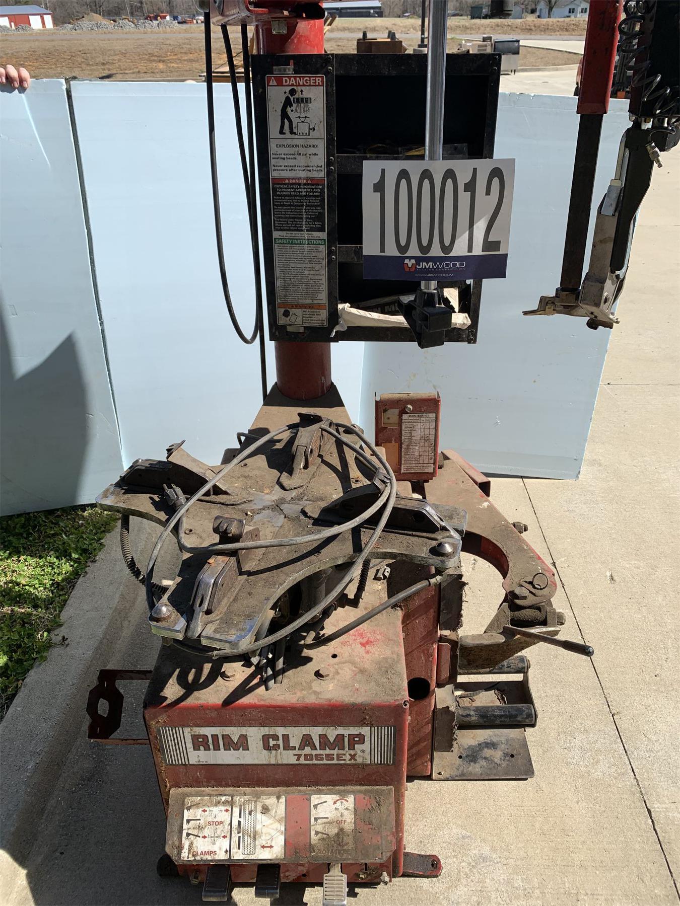 COATS 7065EX TIRE MACHINE J.M. Wood Auction Company, Inc.